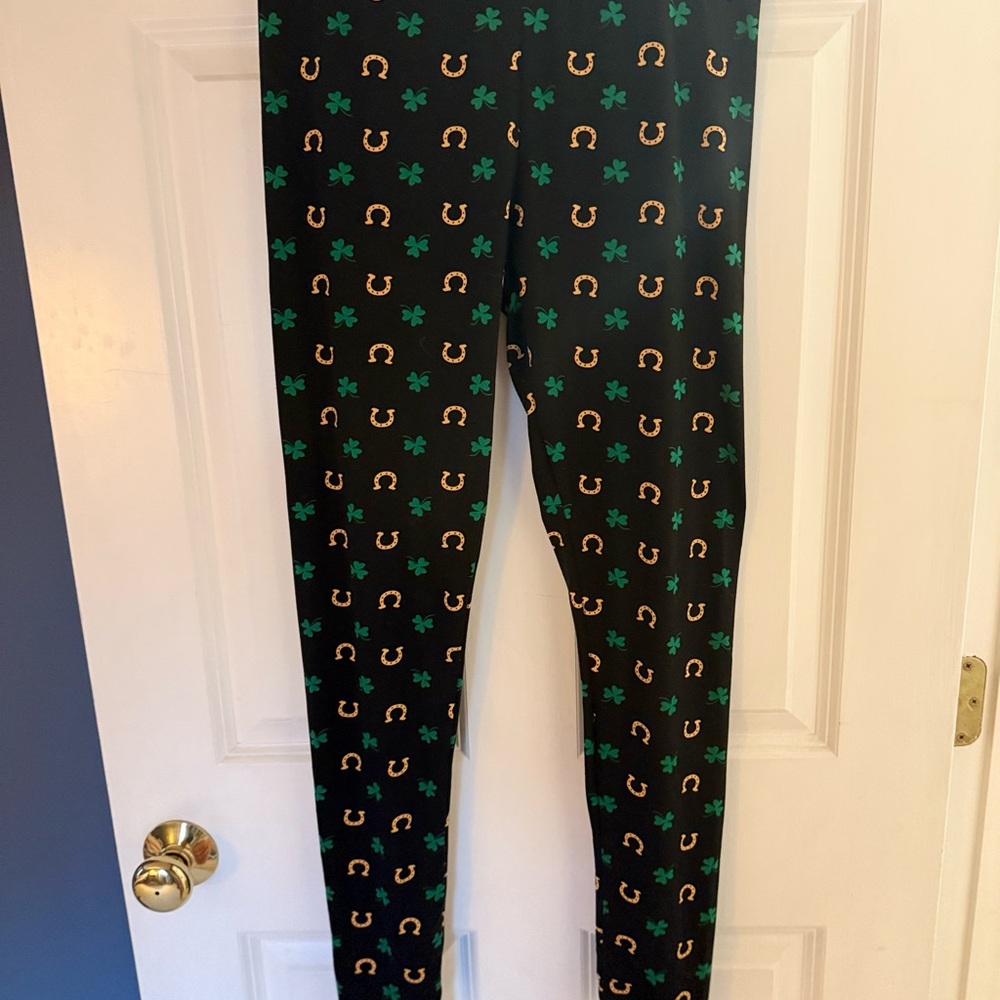 Black and Green Patterned Leggings